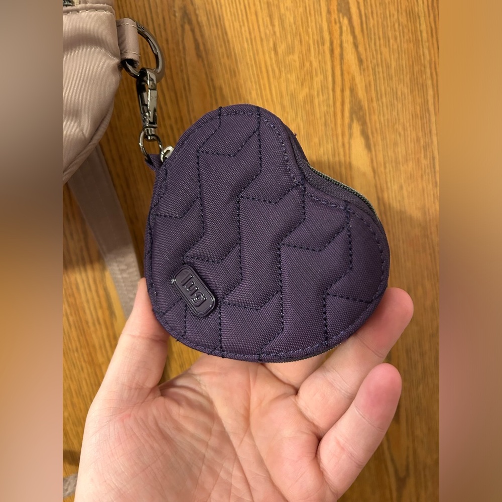 Lug Windsail Sling Bag w/ Purple Heart Shaped Pouch - Picture 10 of 11